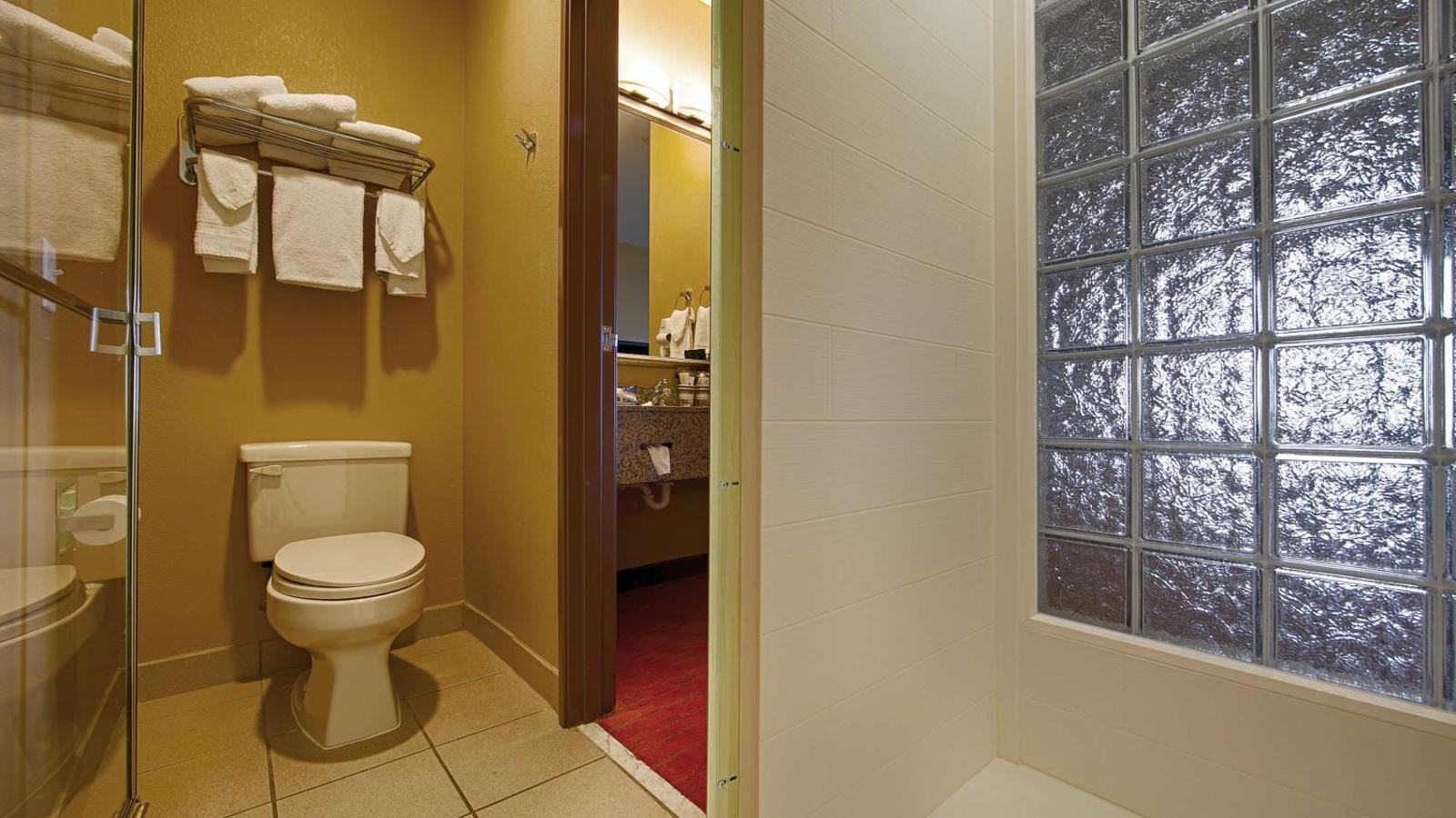 Best Western Plus Tulsa Woodland Hills Hotel and Suites Main image 1
